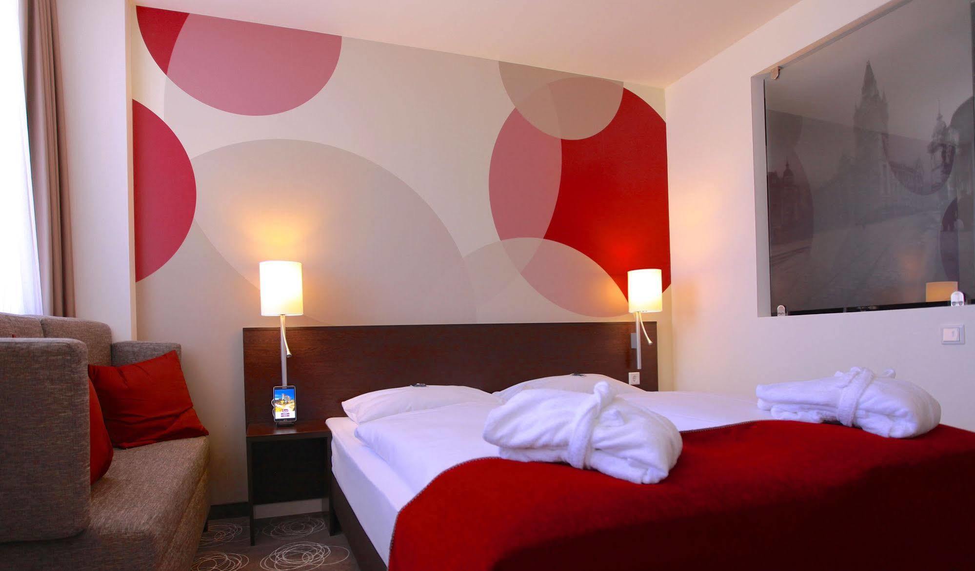 Webers - Das Hotel Im Ruhrturm Essen Kültér fotó